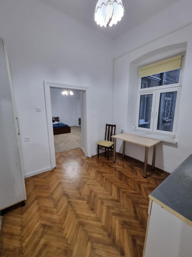 Nocleg W Centrum Czestochowy Nmp32 Częstochowa Eksteriør billede